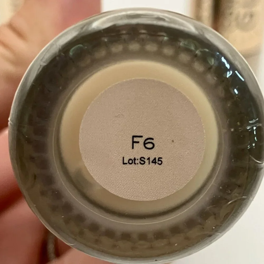Revolution Conceal & Glow Foundation F6 - Illuminating, 23ml, Cruelty-Free 3set